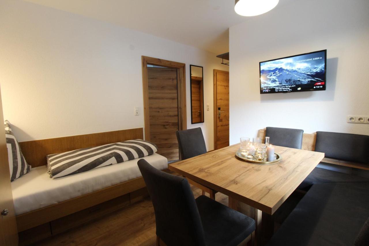 Chasa Patria Apartments イシュグル エクステリア 写真